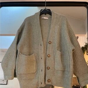 Zara Alpaca Sweater/Cardigan. Size Small!